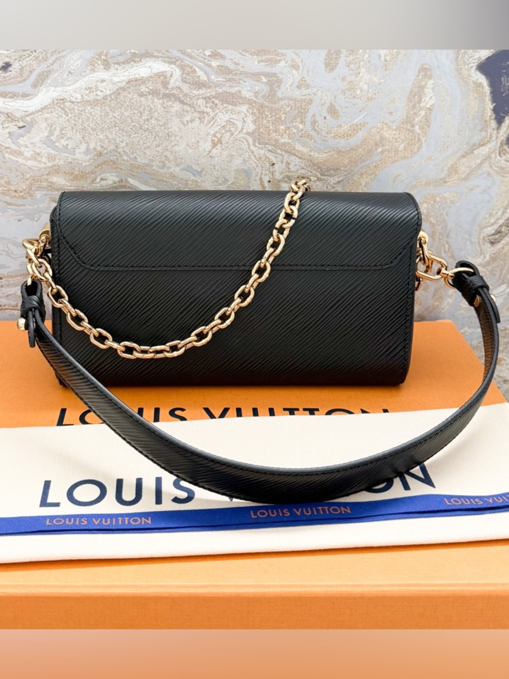 Louis Vuitton Twist West Pochette Black Epi Leather Handbag - Picture 4 of 16